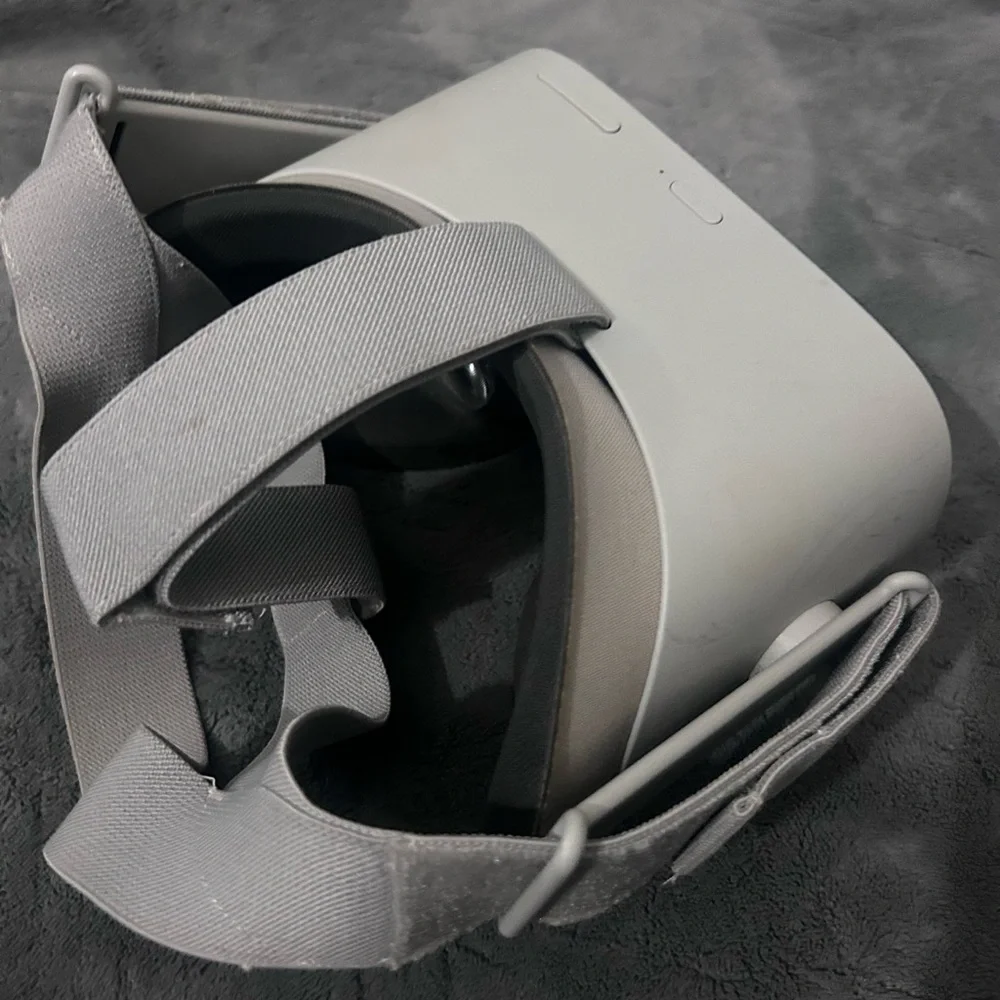 Oculus go VR headset